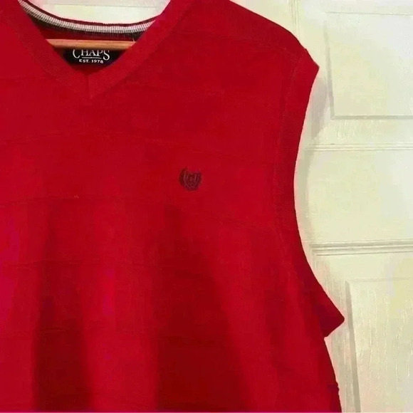 Chaps v-neck sweater vest red on red knit stripes - Picture 2 of 5